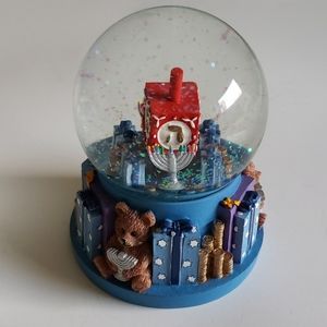 Dreidel Waterglobe